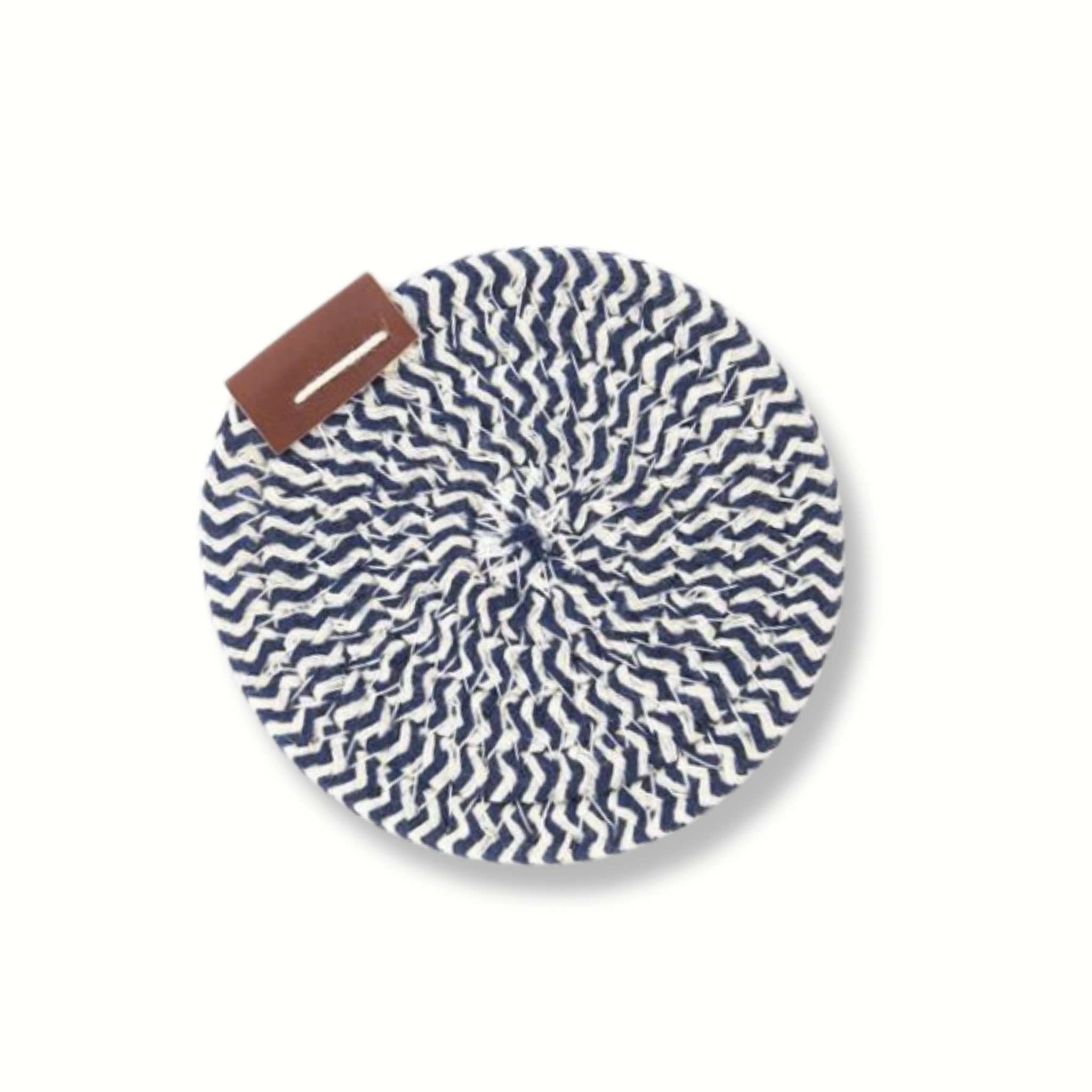 blue and white rope coaster