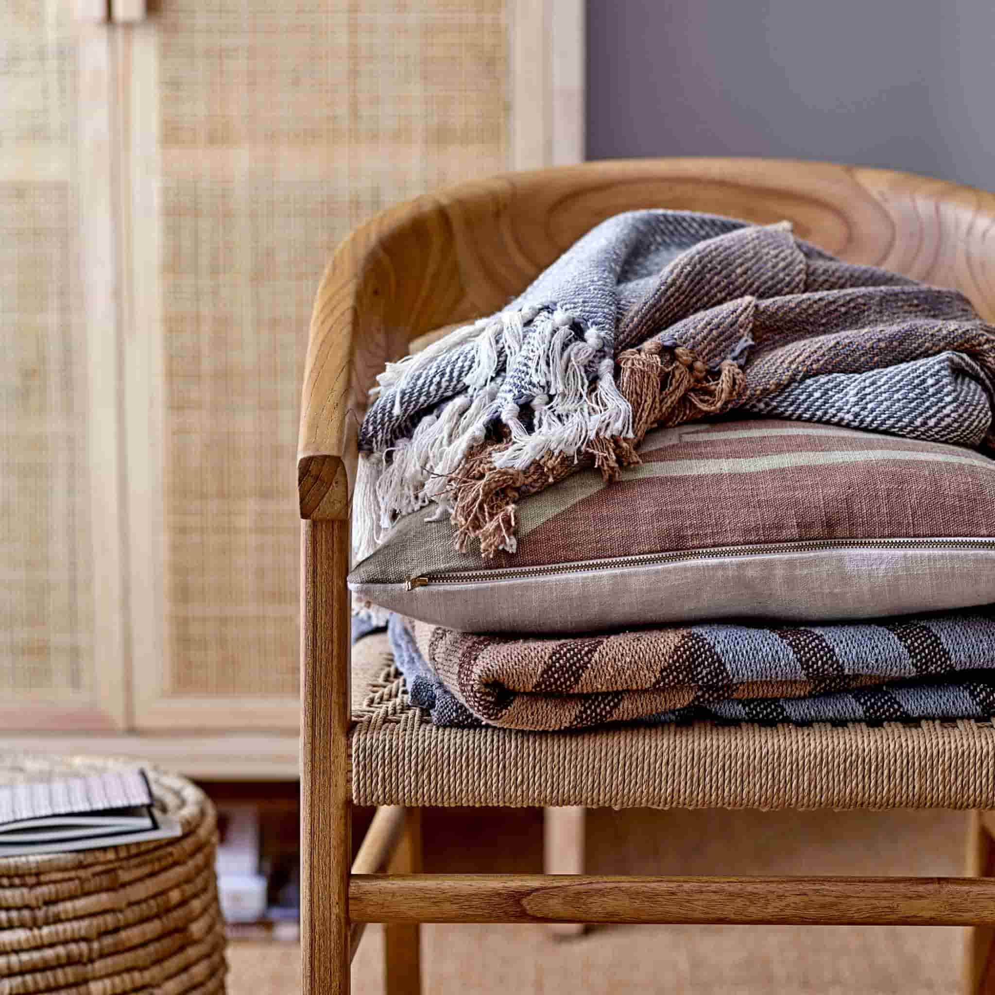 Bloomingville brown paw throw blanket