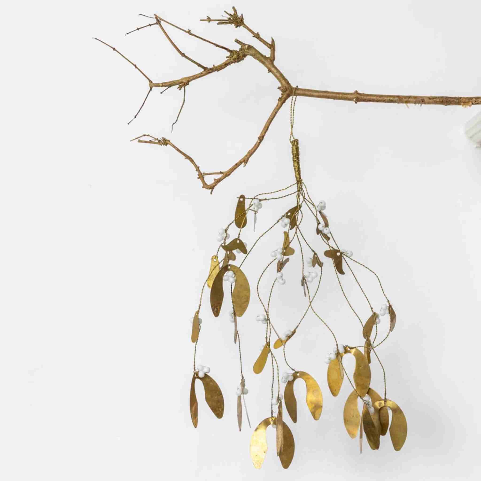 Mistletoe Gold & White Berry